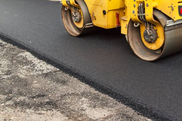 Best Driveway Paving Contractor  in Sturgeon Bay, WI